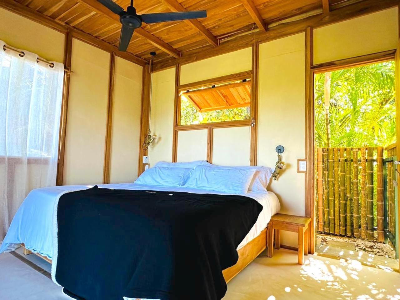 Calamocha Lodge Playa Santa Teresa  Exteriör bild