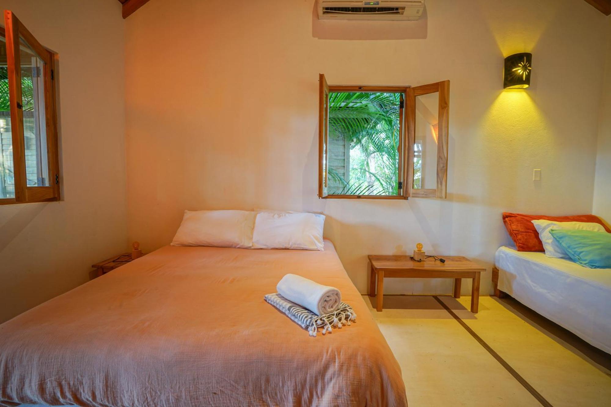 Calamocha Lodge Playa Santa Teresa  Exteriör bild